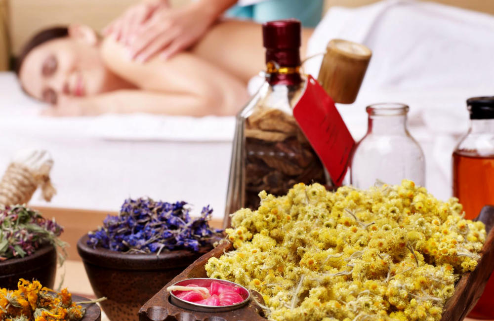 Ätherische Öle – Gewinnung und Anwendung in der Aromatherapie